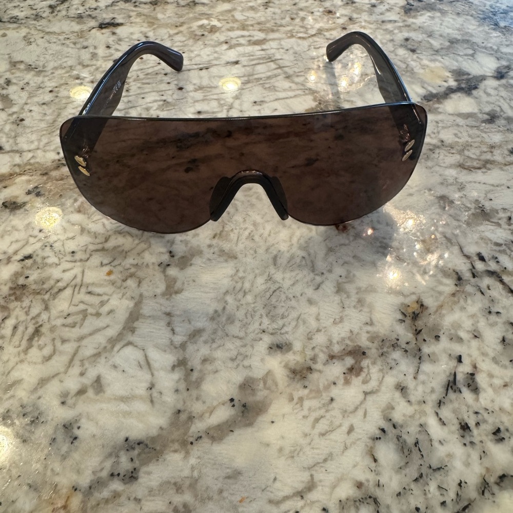 Stylish Brown Sunglasses - Picture 4 of 6